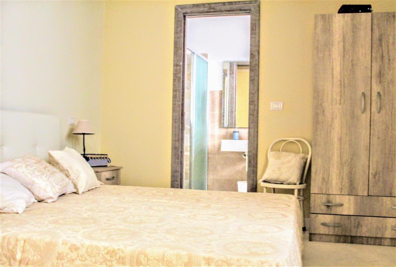 Dimora Vico Dei Nohi Bed and Breakfast Lecce Exteriör bild
