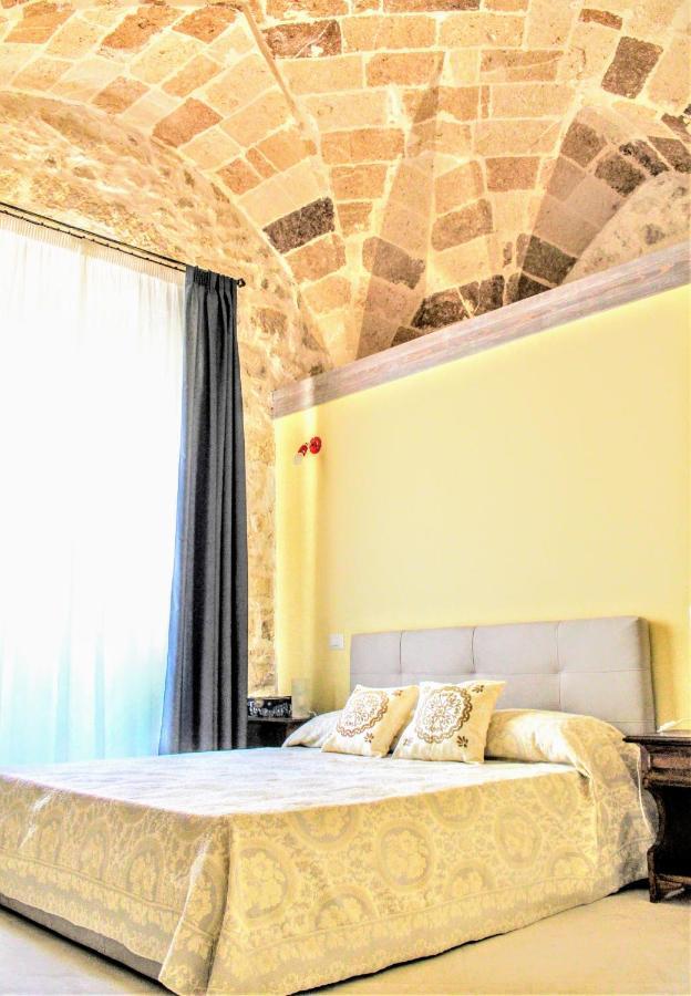 Dimora Vico Dei Nohi Bed and Breakfast Lecce Exteriör bild